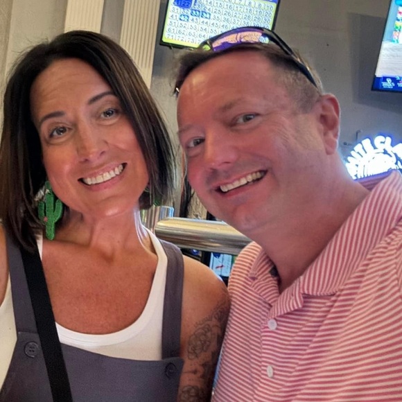 Meet your Posher, Tara - Picture 1 of 2